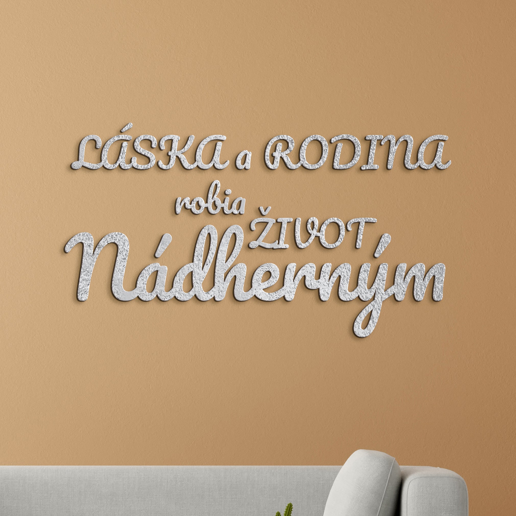 Drevený nápis Láska a rodina robia život nádherným